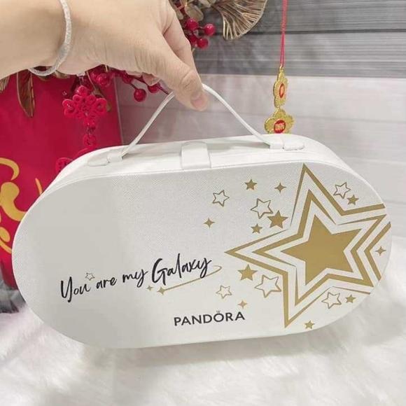 Pandora jewelry carry case - Picture 4 of 5